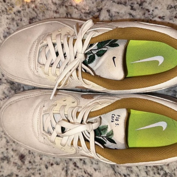 Nike Air Max 90's - Picture 2 of 7